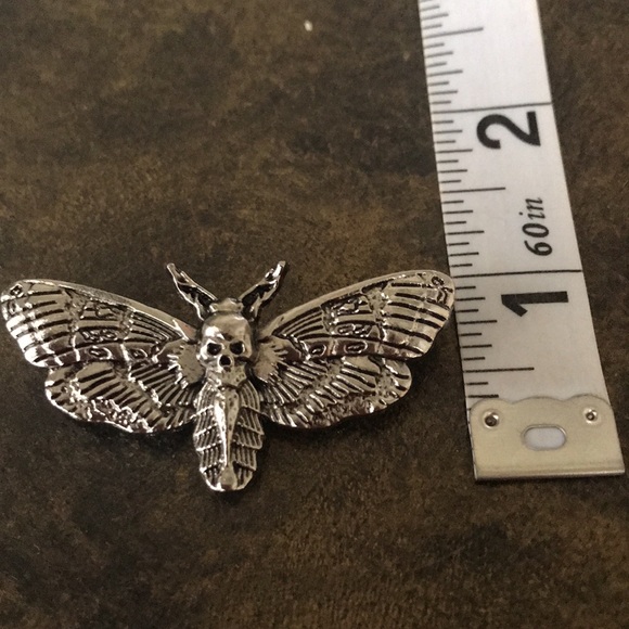 NWT gothic witchy whimsygoth moth brooch pin w/ human skull oxidized silvertone - Picture 3 of 7